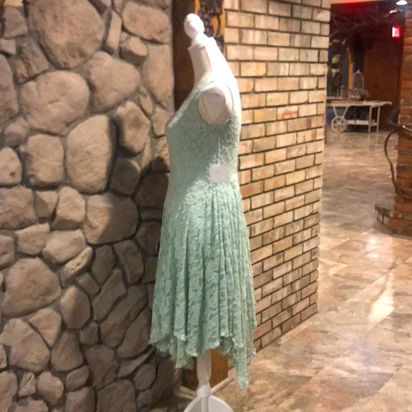 NWT Adore Beverly Hills Seafoam Lace Dress - Picture 3 of 4